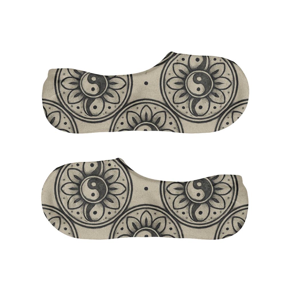 Monochrome Taijitu Mandala Lattice On Ivory comfortable invisible socks