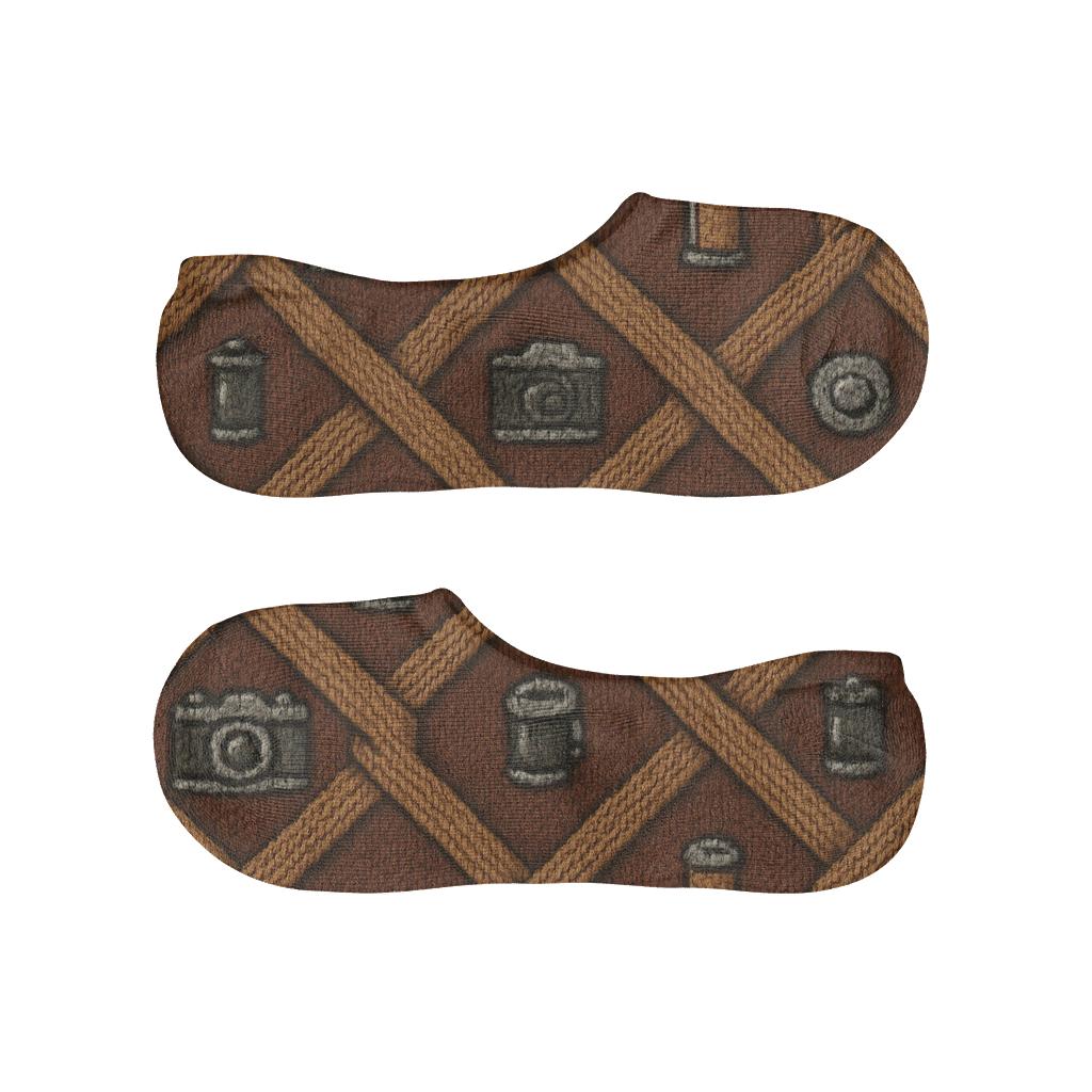 Knitted Photographer Strap Lattice On Earthy Brown anti-slip no-show socks