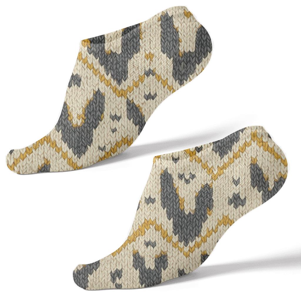 Knitted-Pattern Donkey Ear Chevron trendy patterned ankle socks