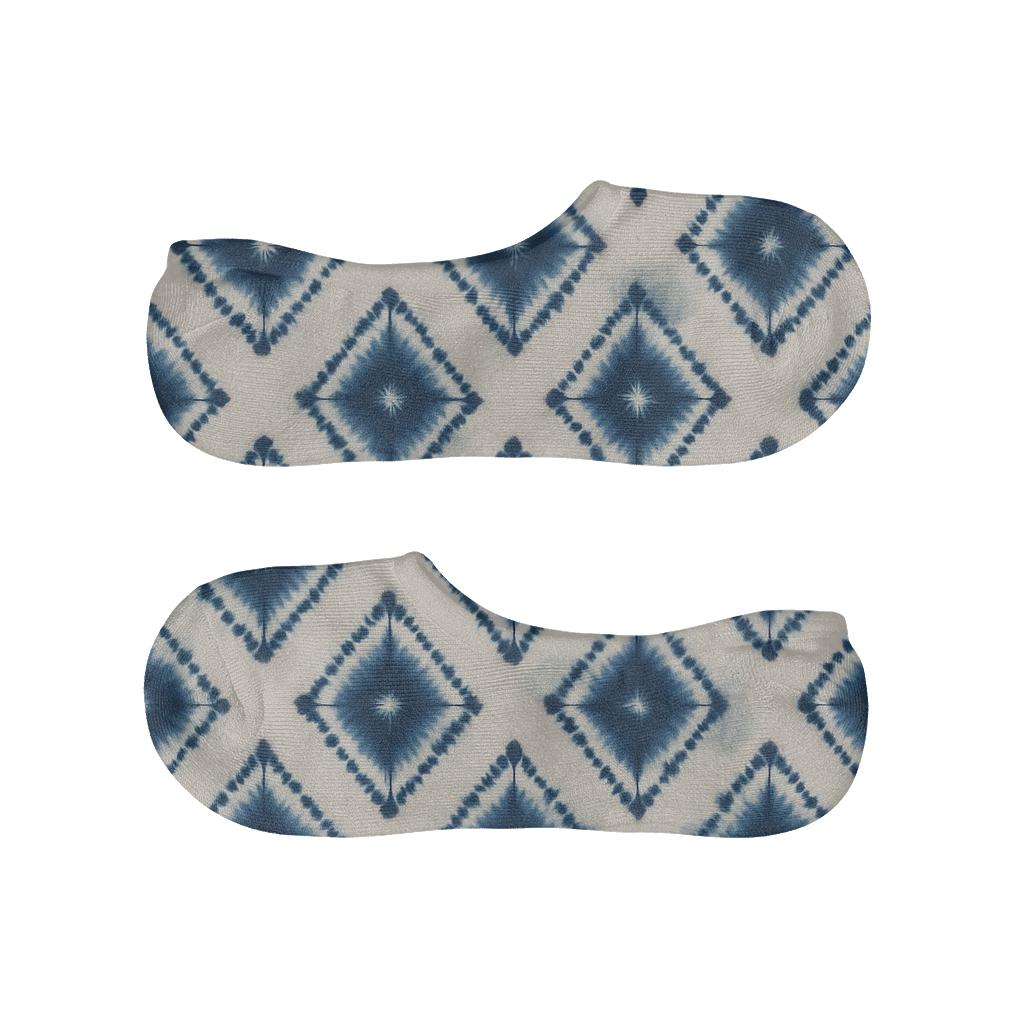 Indigo Shibori Diamond Loom On Ivory Background anti-slip no-show socks