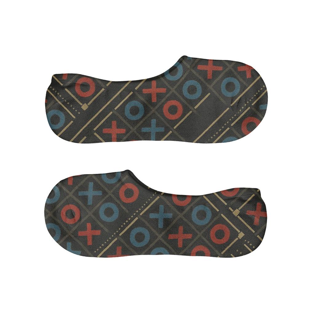 Retro Game Board Aesthetic Pattern, Valentines Xo Icons Edition low cut no-show socks