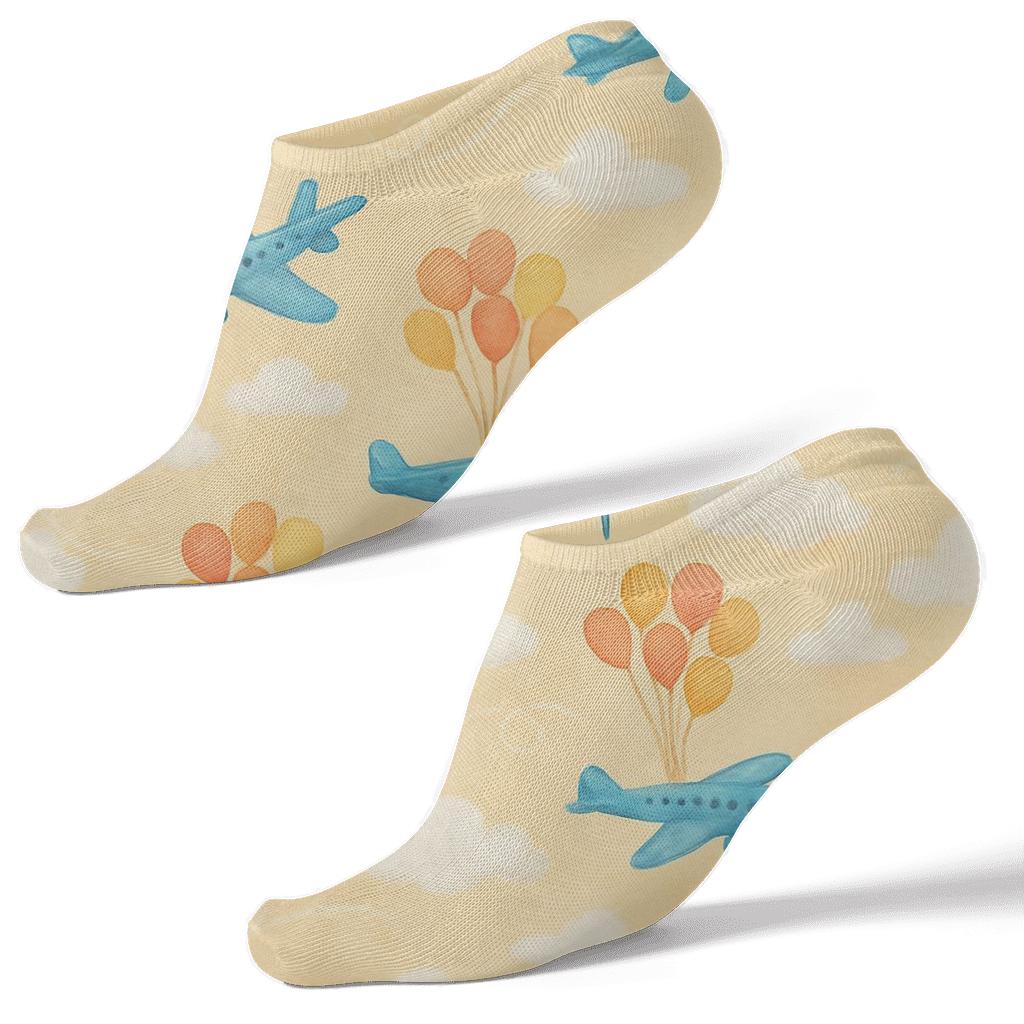 Airplane Balloon Parade Pattern In Painted Sky soft everyday ankle socks