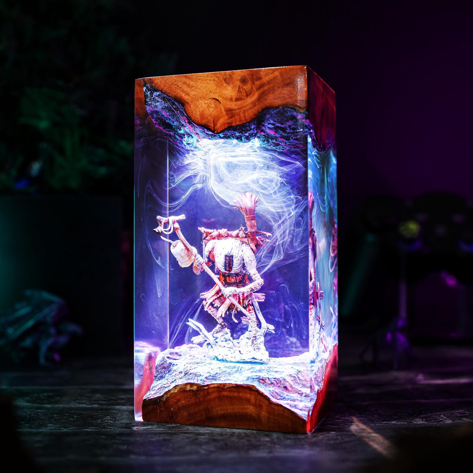 Monoco Clair Obscur Expedition Epoxy Wood Lamp