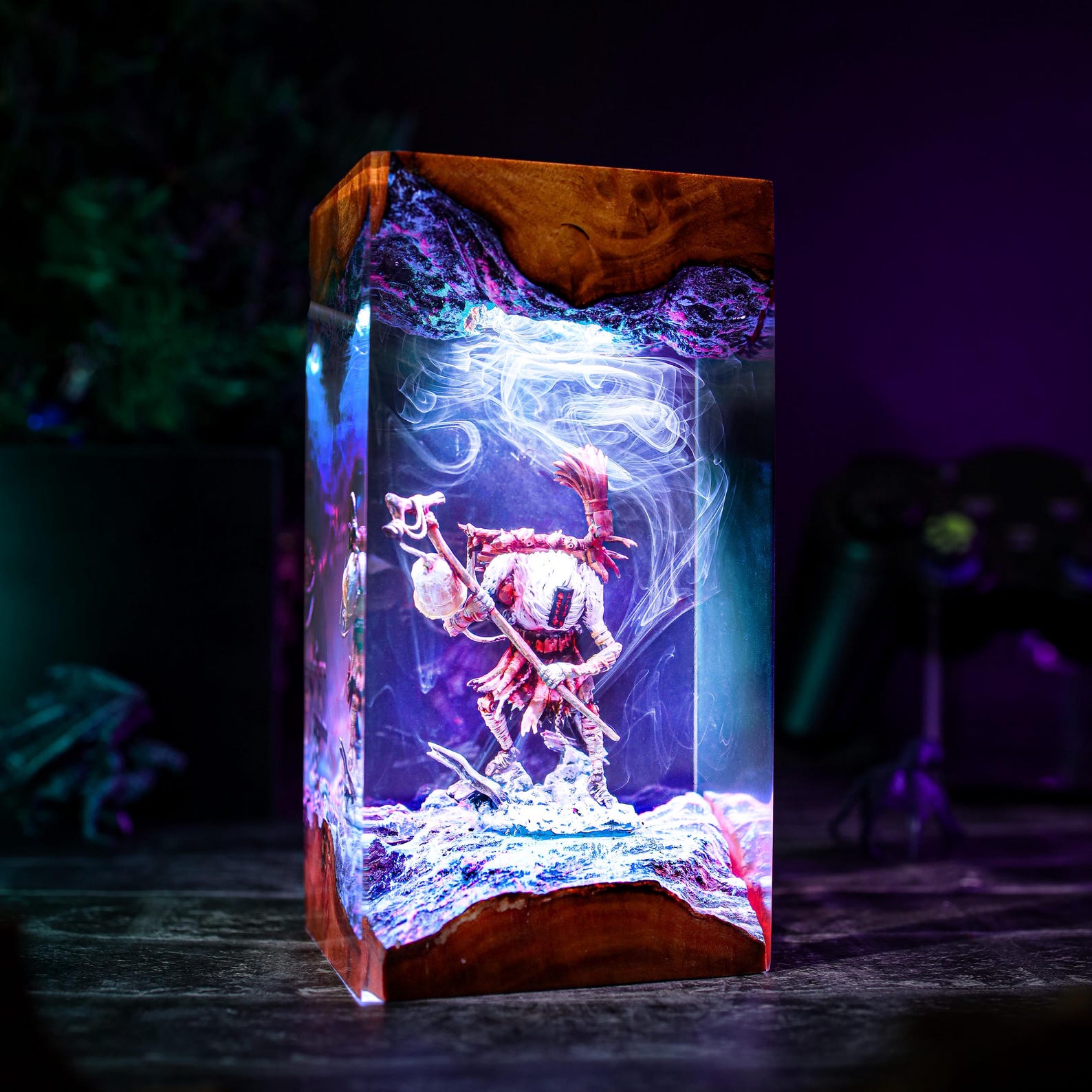 Monoco Clair Obscur Expedition Epoxy Wood Lamp