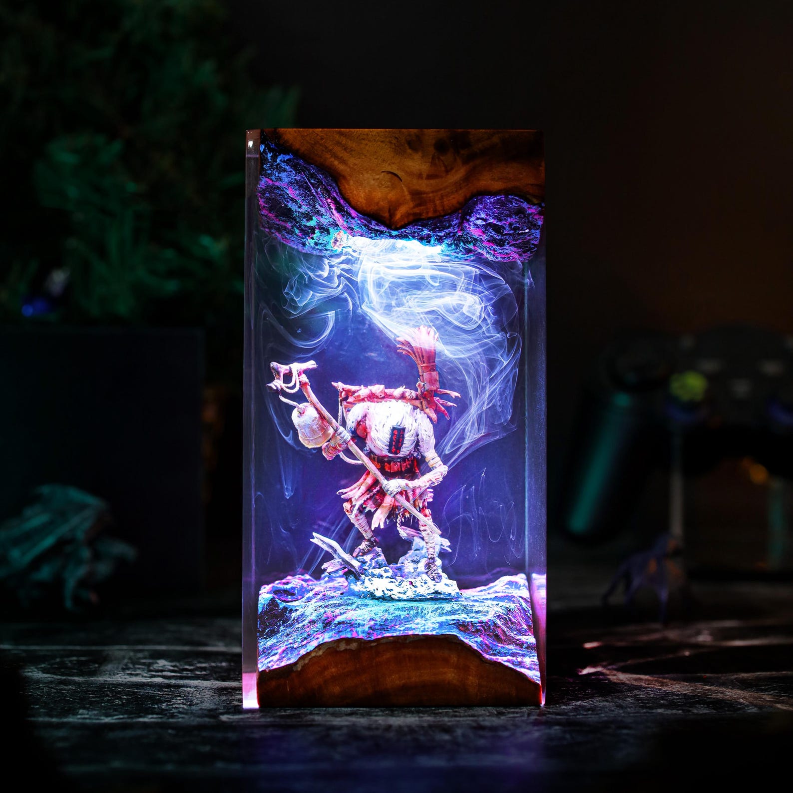 Monoco Clair Obscur Expedition Epoxy Wood Lamp