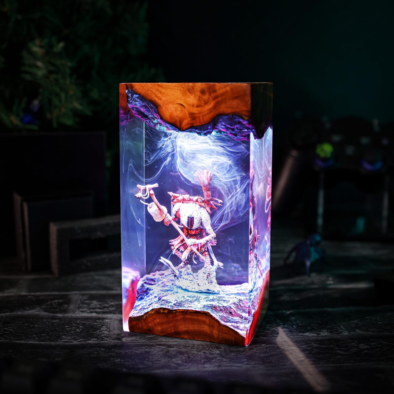 Monoco Clair Obscur Expedition Epoxy Wood Lamp