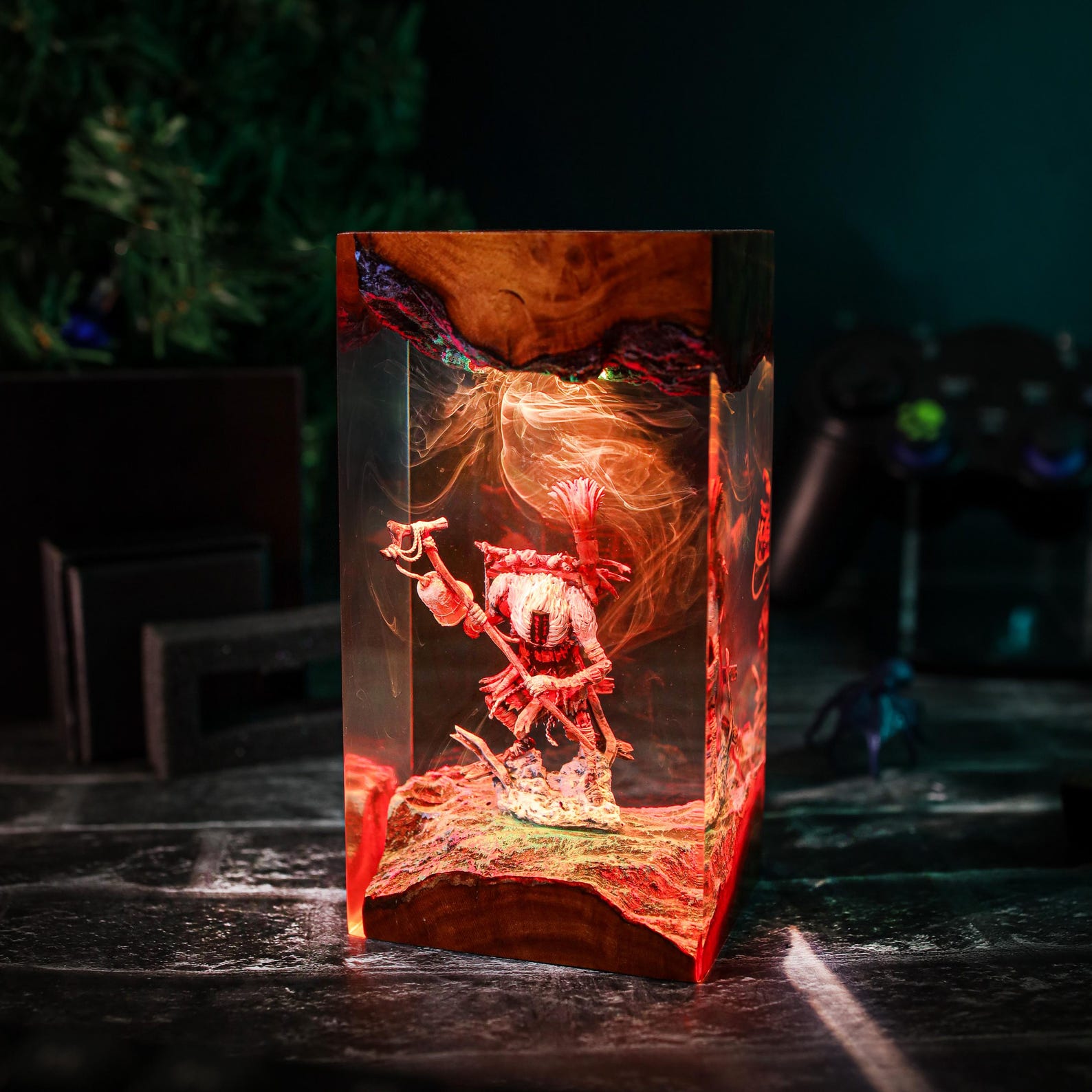 Monoco Clair Obscur Expedition Epoxy Wood Lamp