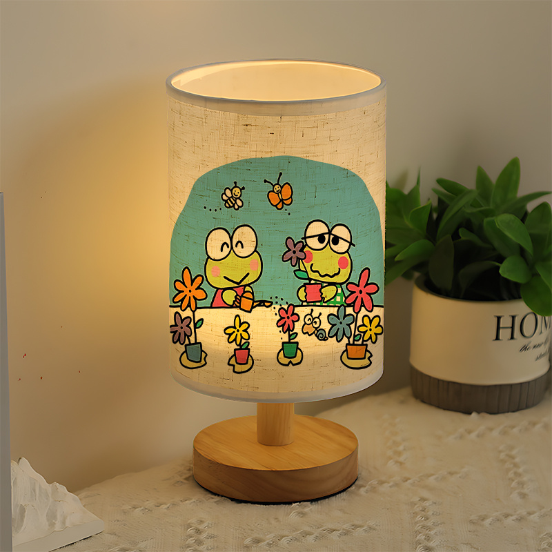 SB-powered linen lamp with a creative design