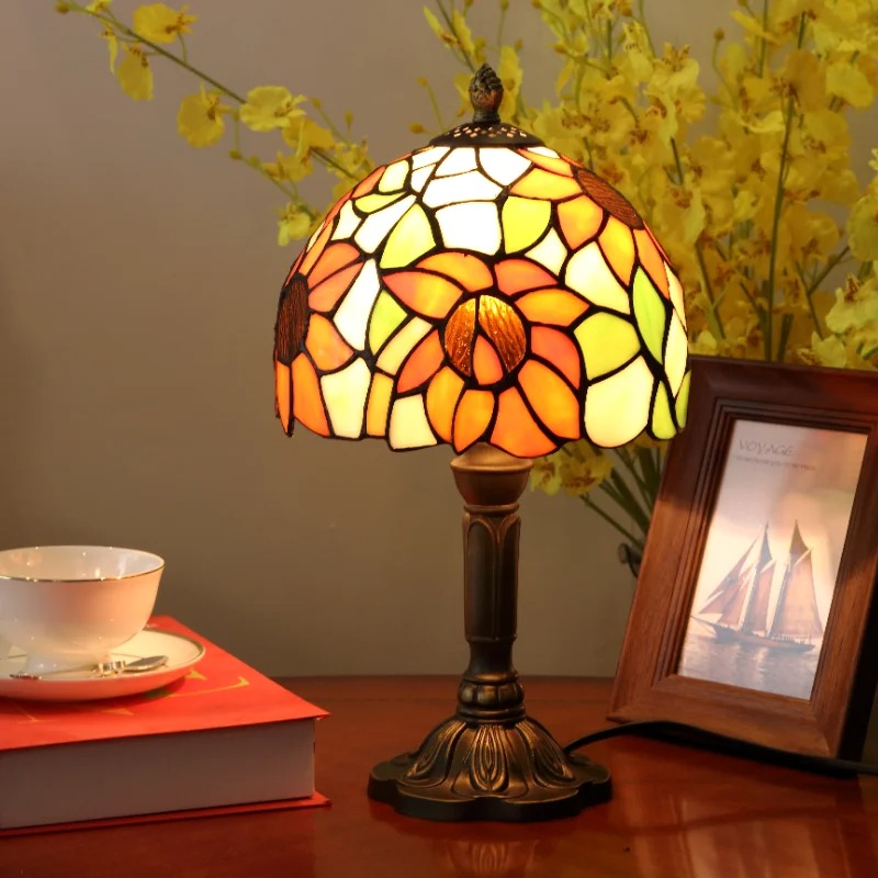 Vintage Tiffany Table Lamp Stained Glass Light