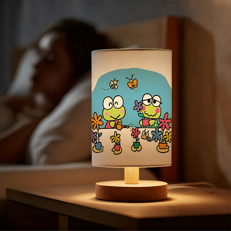 SB-powered linen lamp with a creative design