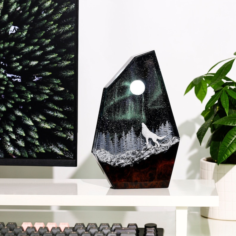 Wolf In Hunters Moon Aurora Borealis Lamp