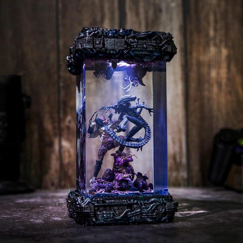Xenomorph Predator Resin Epoxy Alien Lamp