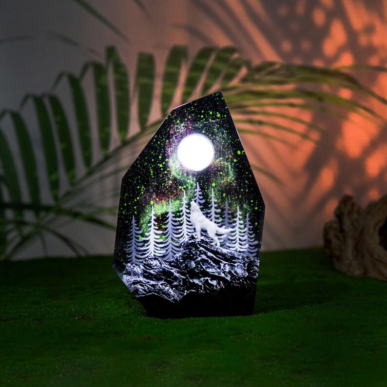 Wolf In Hunters Moon Aurora Borealis Lamp