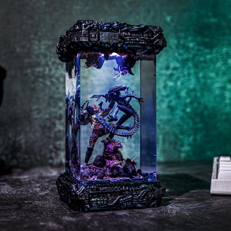 Xenomorph Predator Resin Epoxy Alien Lamp