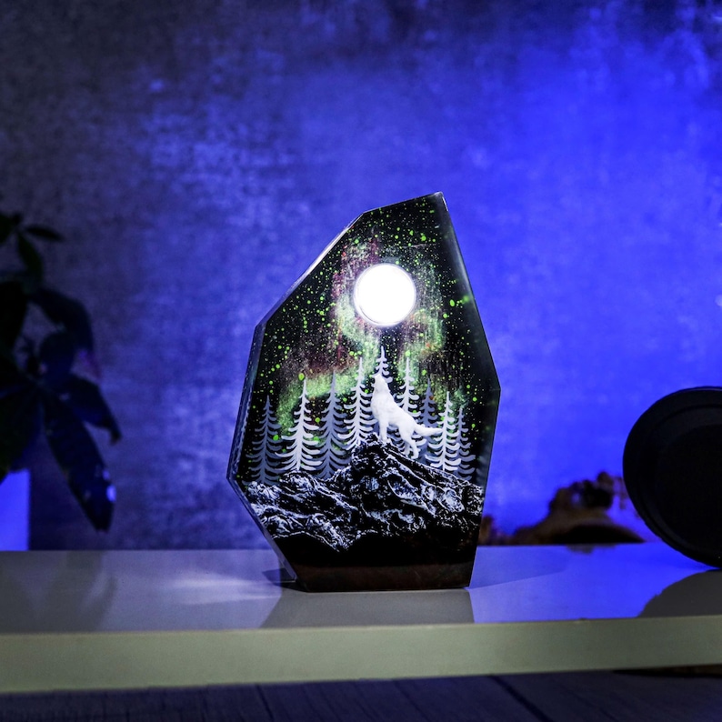 Wolf In Hunters Moon Aurora Borealis Lamp