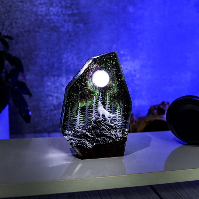 Wolf In Hunters Moon Aurora Borealis Lamp