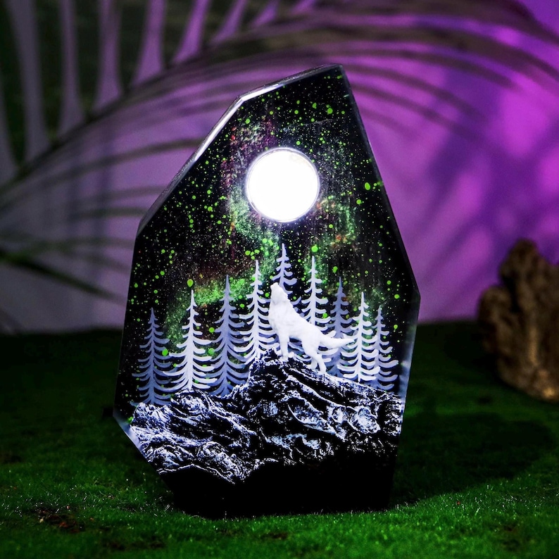 Wolf In Hunters Moon Aurora Borealis Lamp