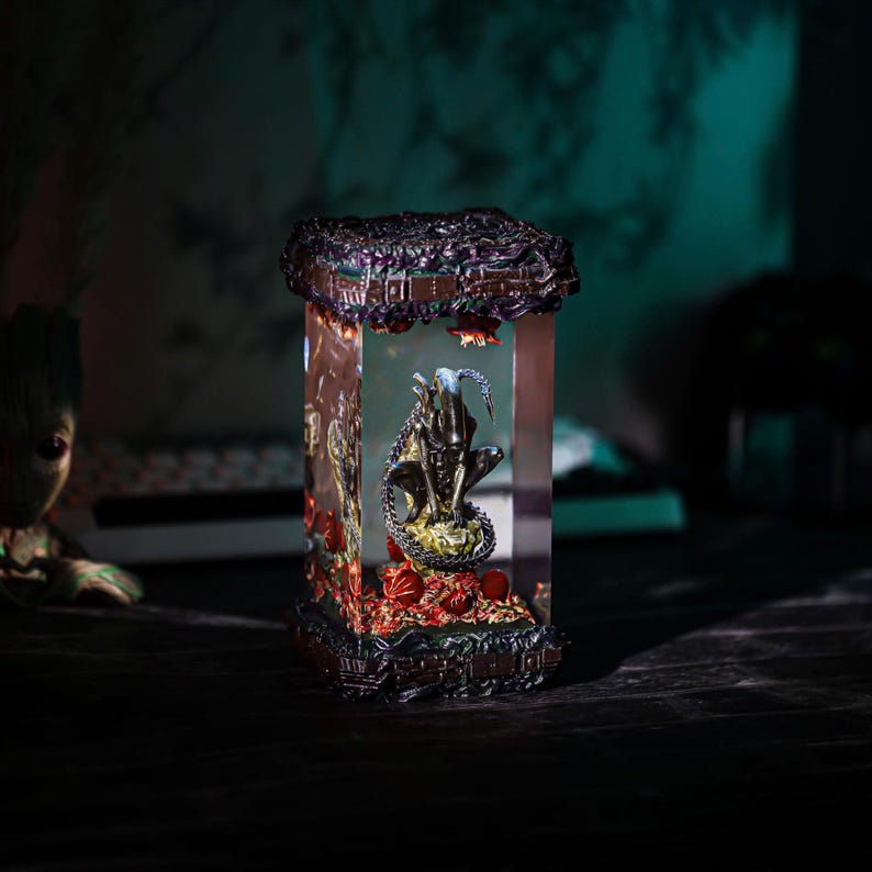 Diorama Xenomorph Epoxy Lamp Alien Night Light