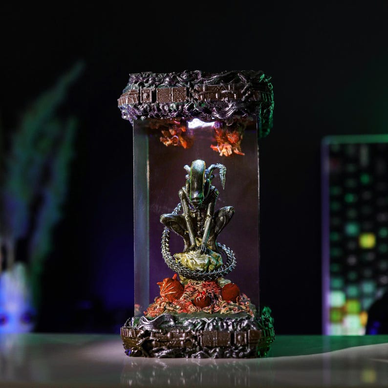 Diorama Xenomorph Epoxy Lamp Alien Night Light