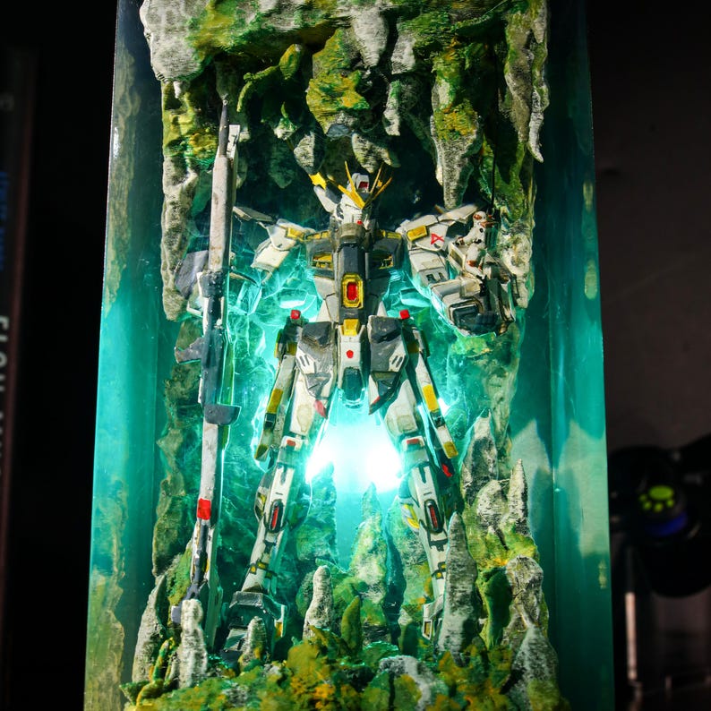 Rusted Mecha Gundam Resin Diorama Lamp Decor