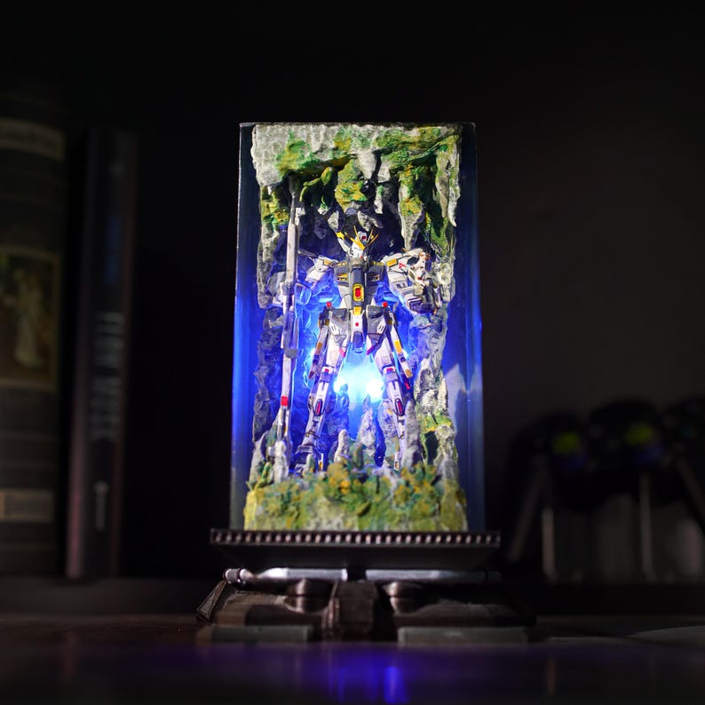 Rusted Mecha Gundam Resin Diorama Lamp Decor