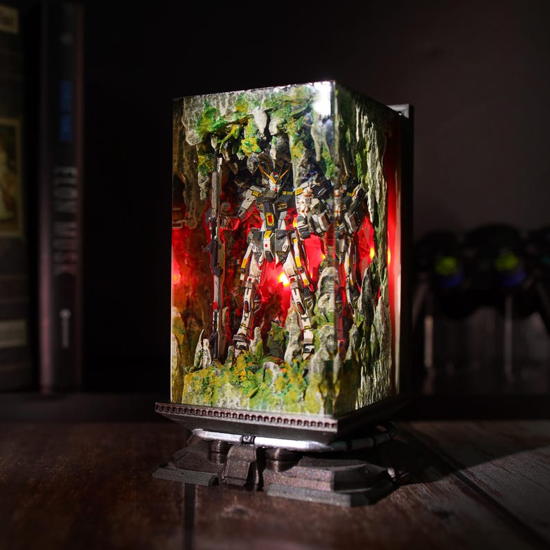 Rusted Mecha Gundam Resin Diorama Lamp Decor