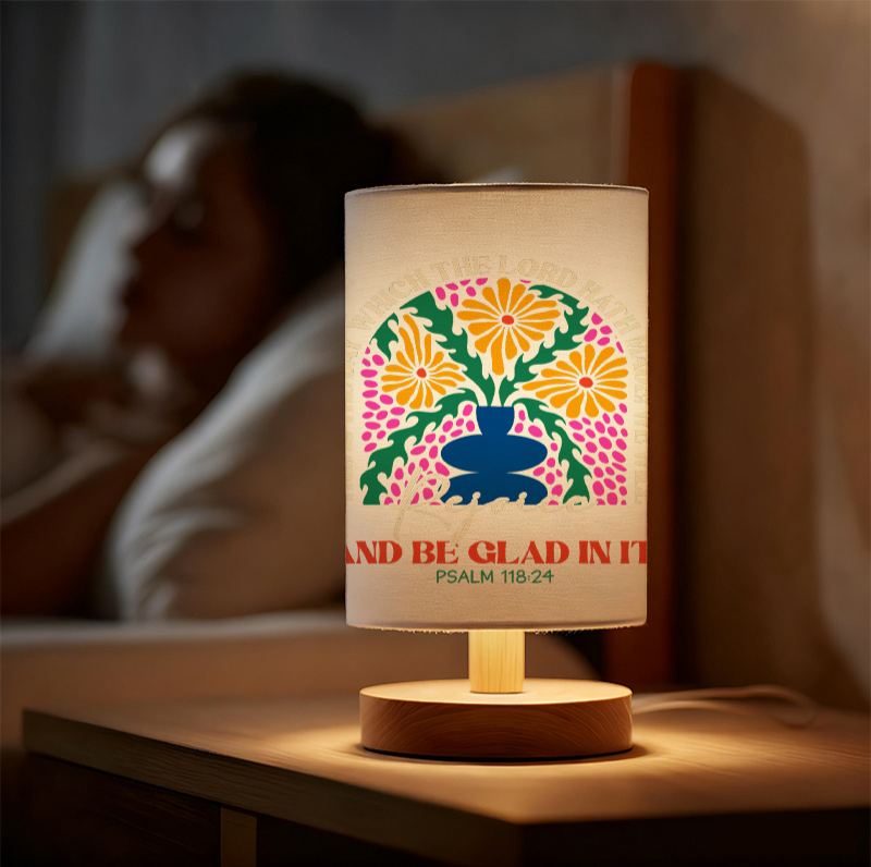 A Modern USB-powered Linen Lamp with a Unique Design and Exquisite Patterns