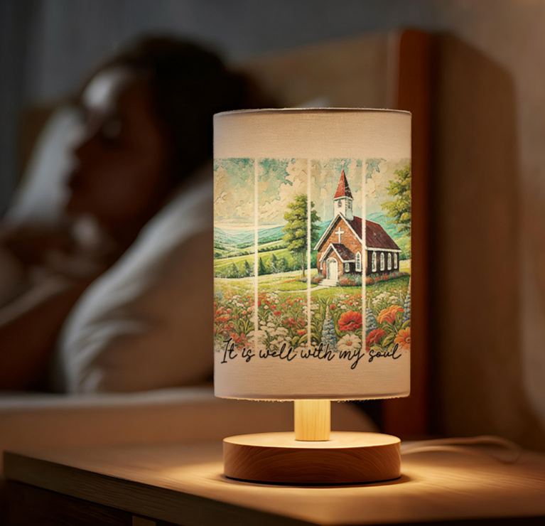 USB-Powered Linen Table Lamp with Rustic Farmhouse Design