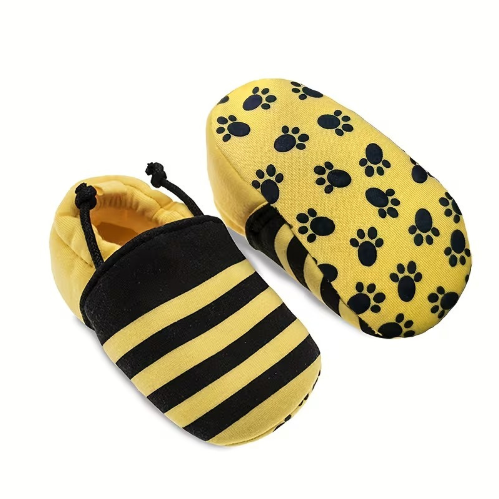 Comfortable Slip On Shoes With Bee Design
