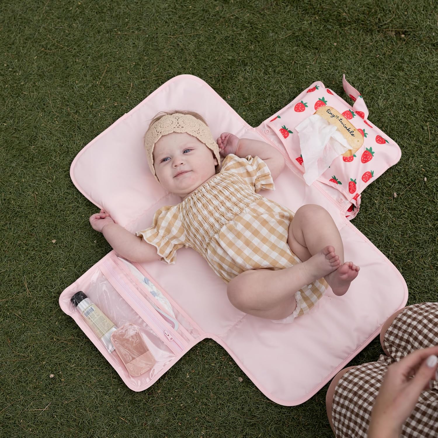 Portable Waterproof Diaper Changing Pad With Wipes Pocket For Travel