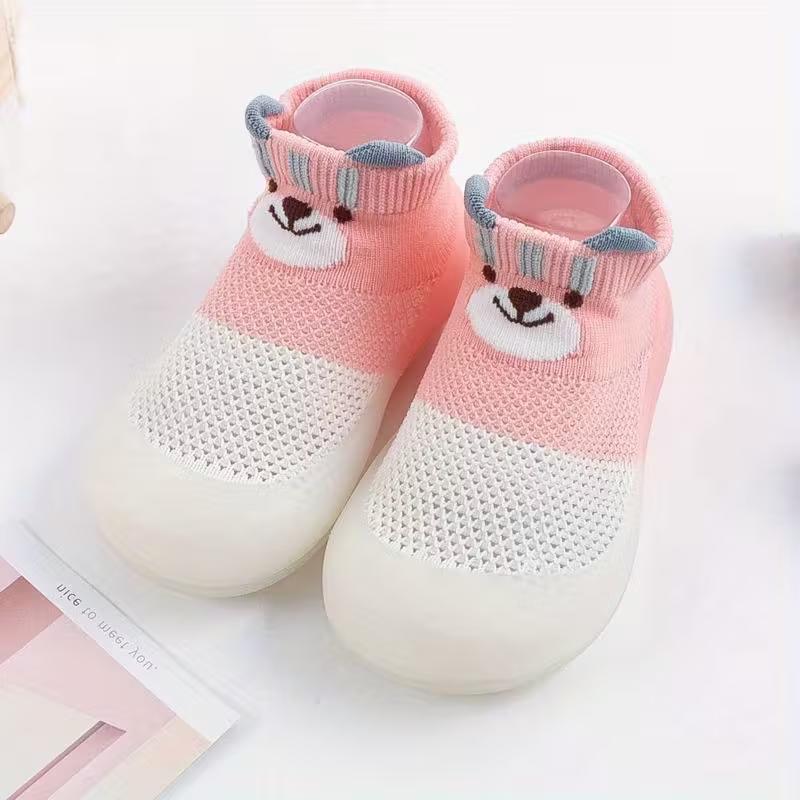 All Season Slip On Sneakers For Toddler Girls With Cartoon Design