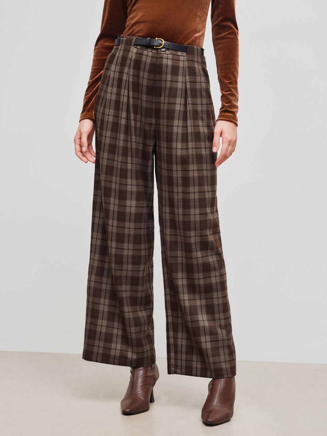 Mid Rise Checked Pattern Wide Pants For WomenMid Rise Checked Pattern Wide Pants For Women - Image 2