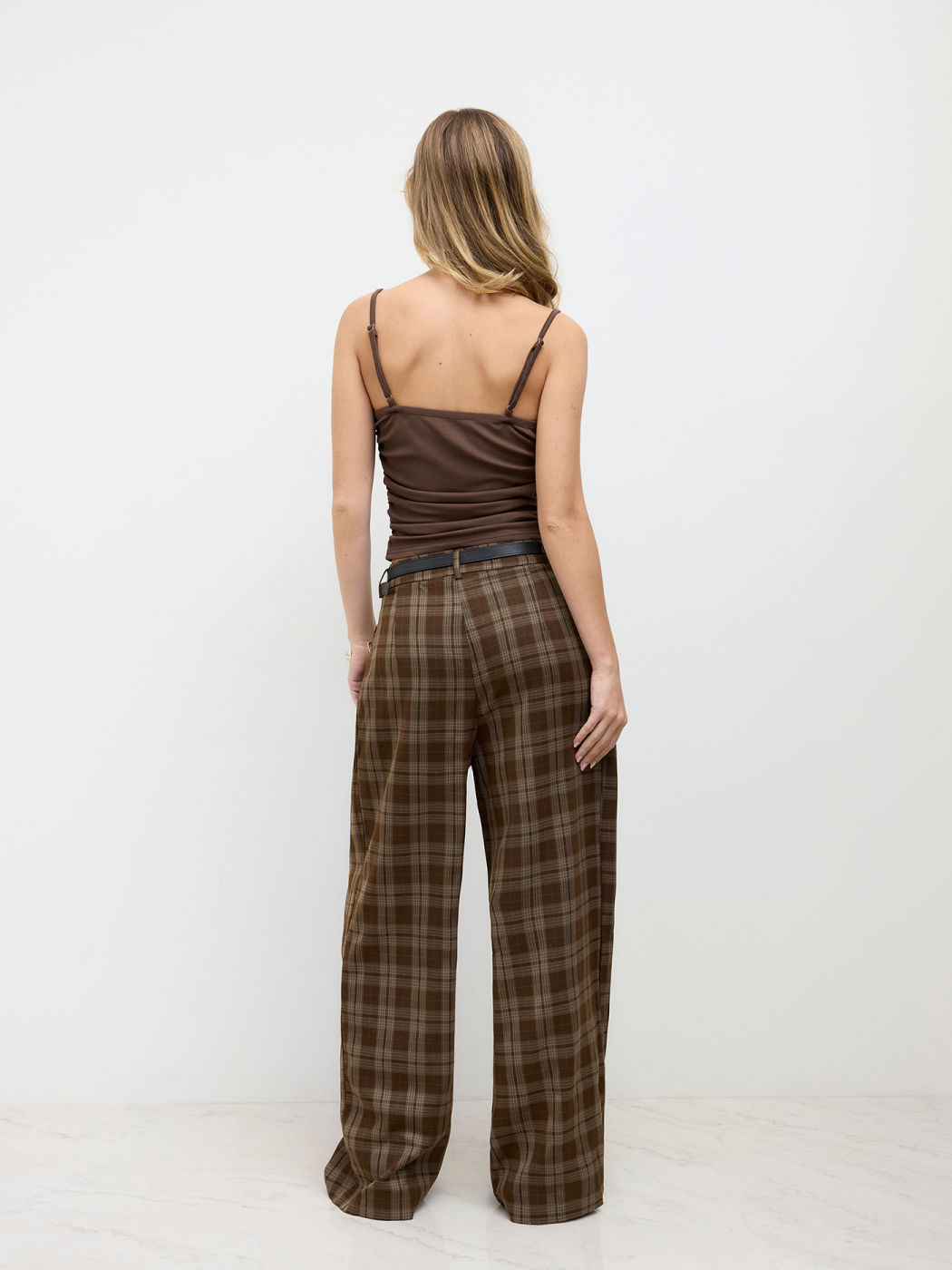 Mid Rise Checked Pattern Wide Pants For WomenMid Rise Checked Pattern Wide Pants For Women - Image 9