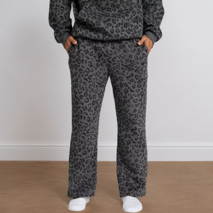 Minimalist Straight Leg Sweatpants