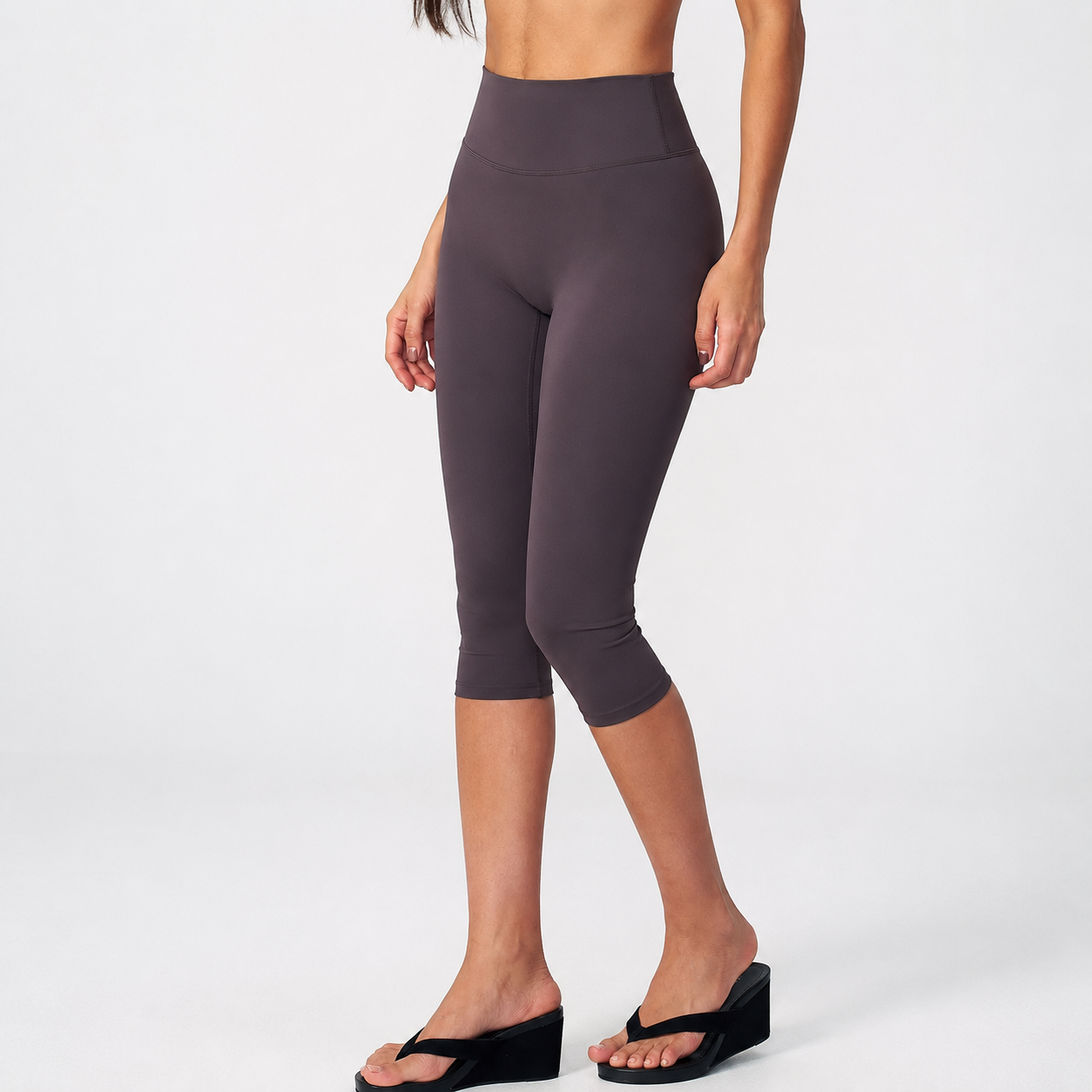 Cropped Stretch Leggings with Supportive Fit for Women
