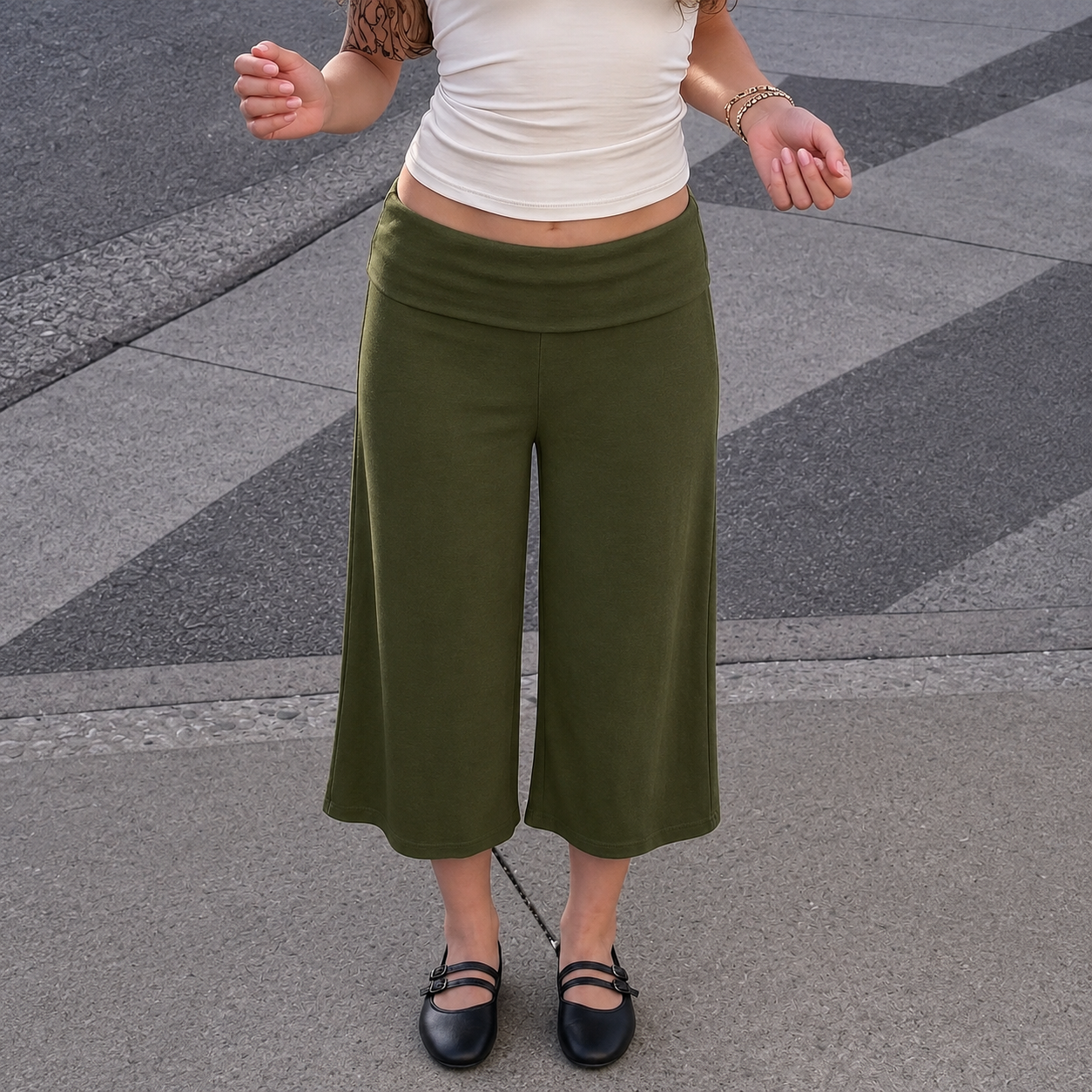 Casual Loose Fit Capri Pants For Women
