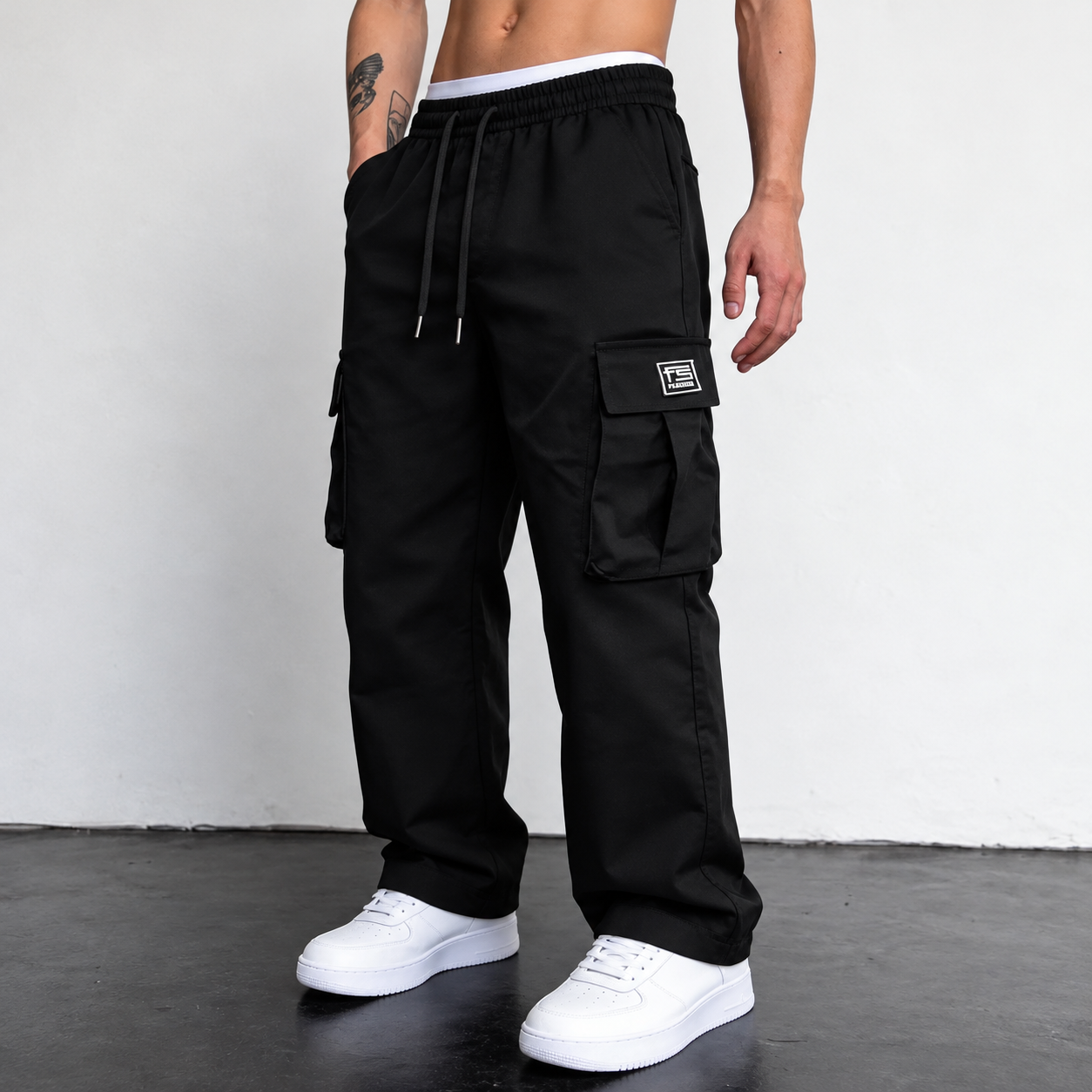 Black · L