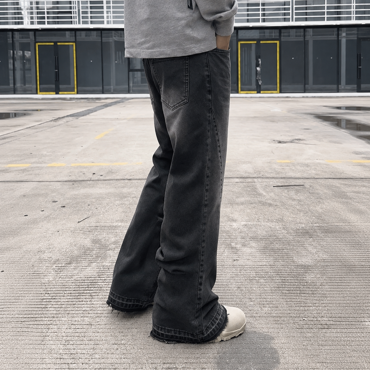 Washed Flared Pocket Slim Fit Cargo Denim Jeans For Men