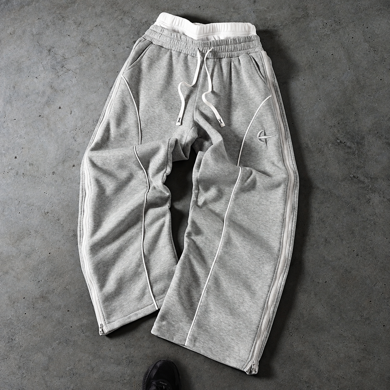 Light Grey · M