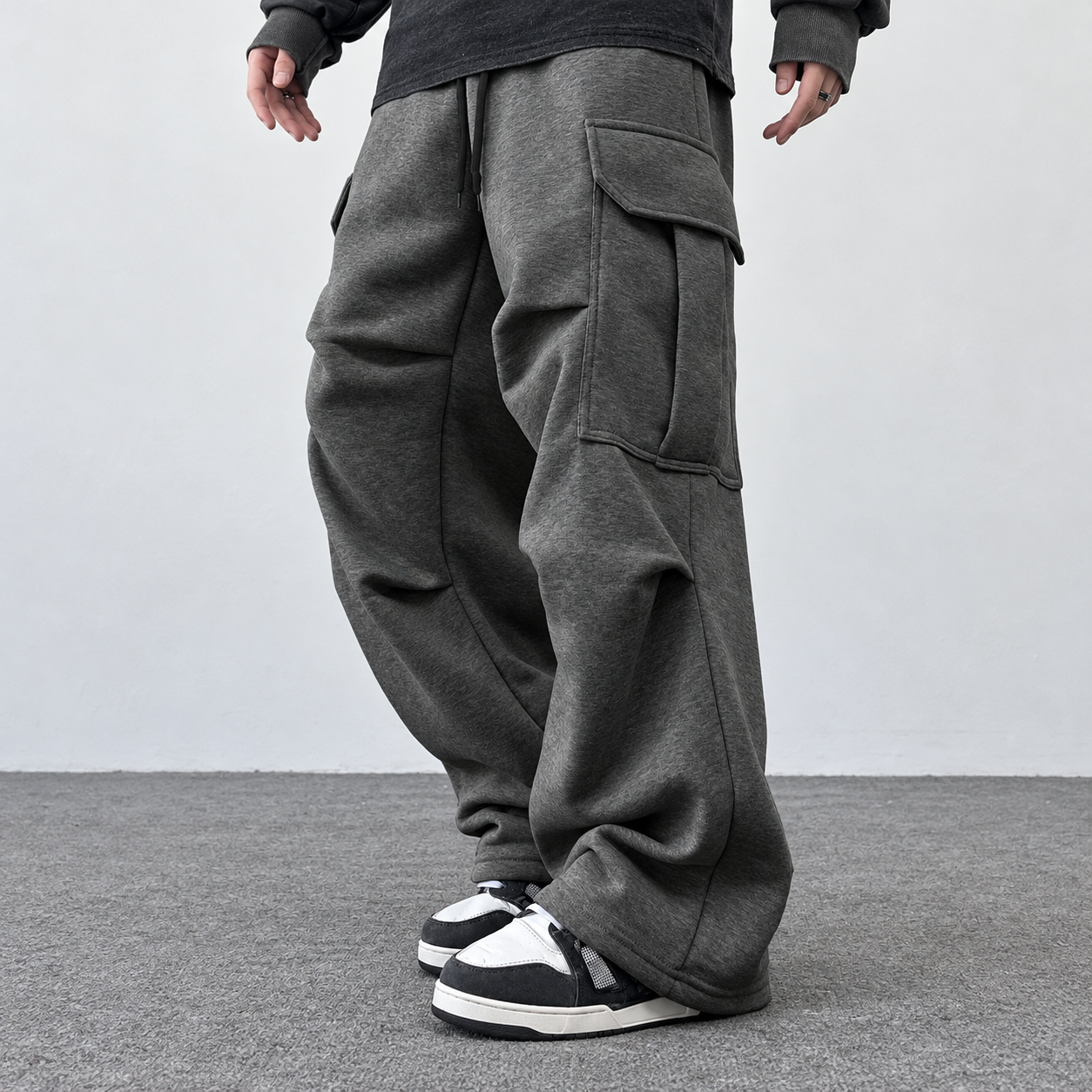 Dark Gray · M