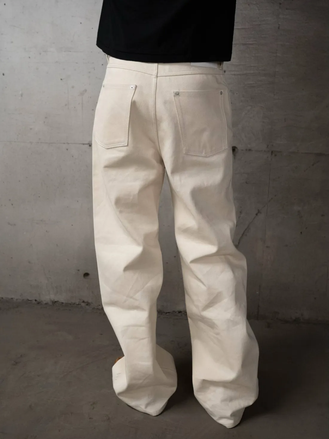 130Z Wide Leg Raw Denim