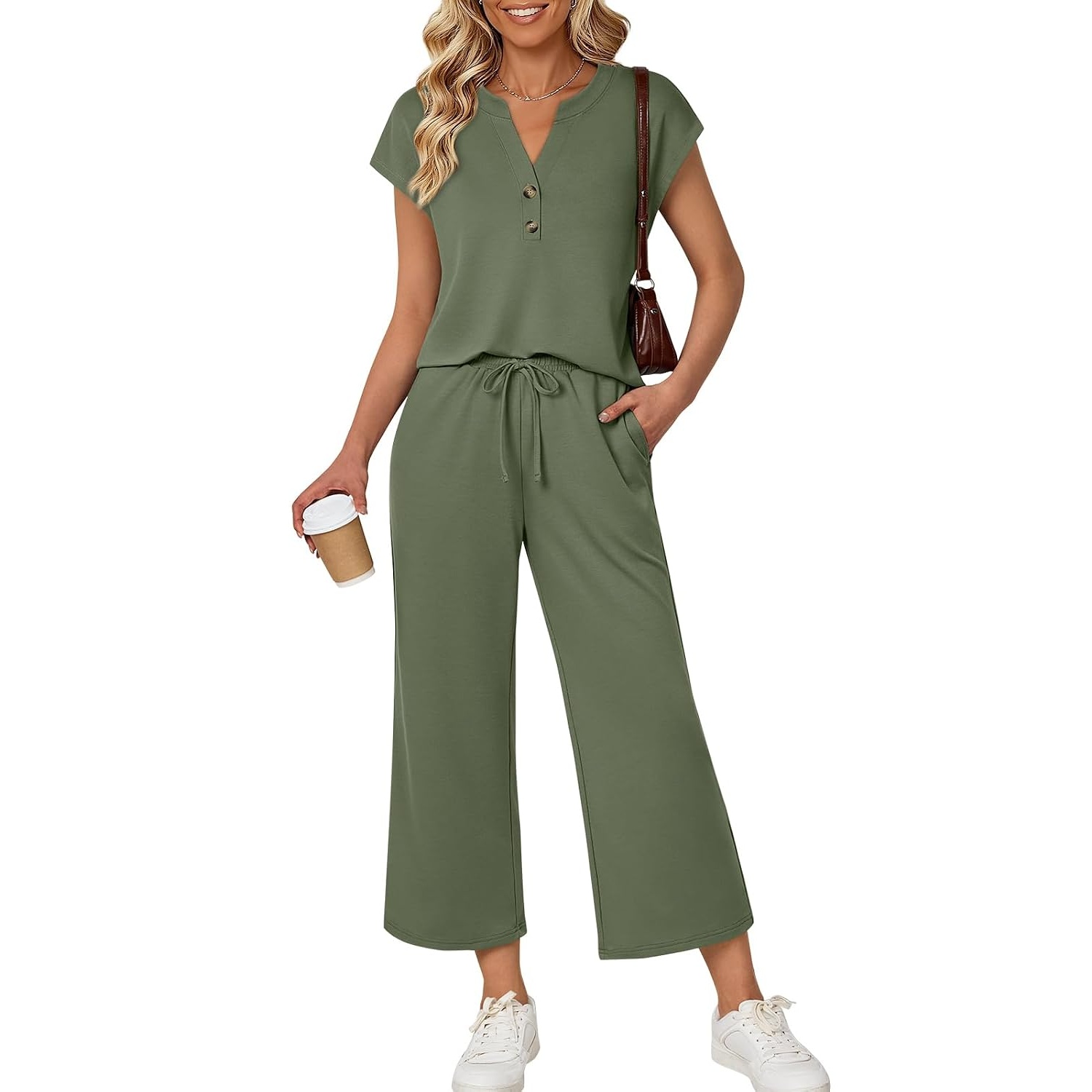 Casual Vacation Lounge Outfit For Women