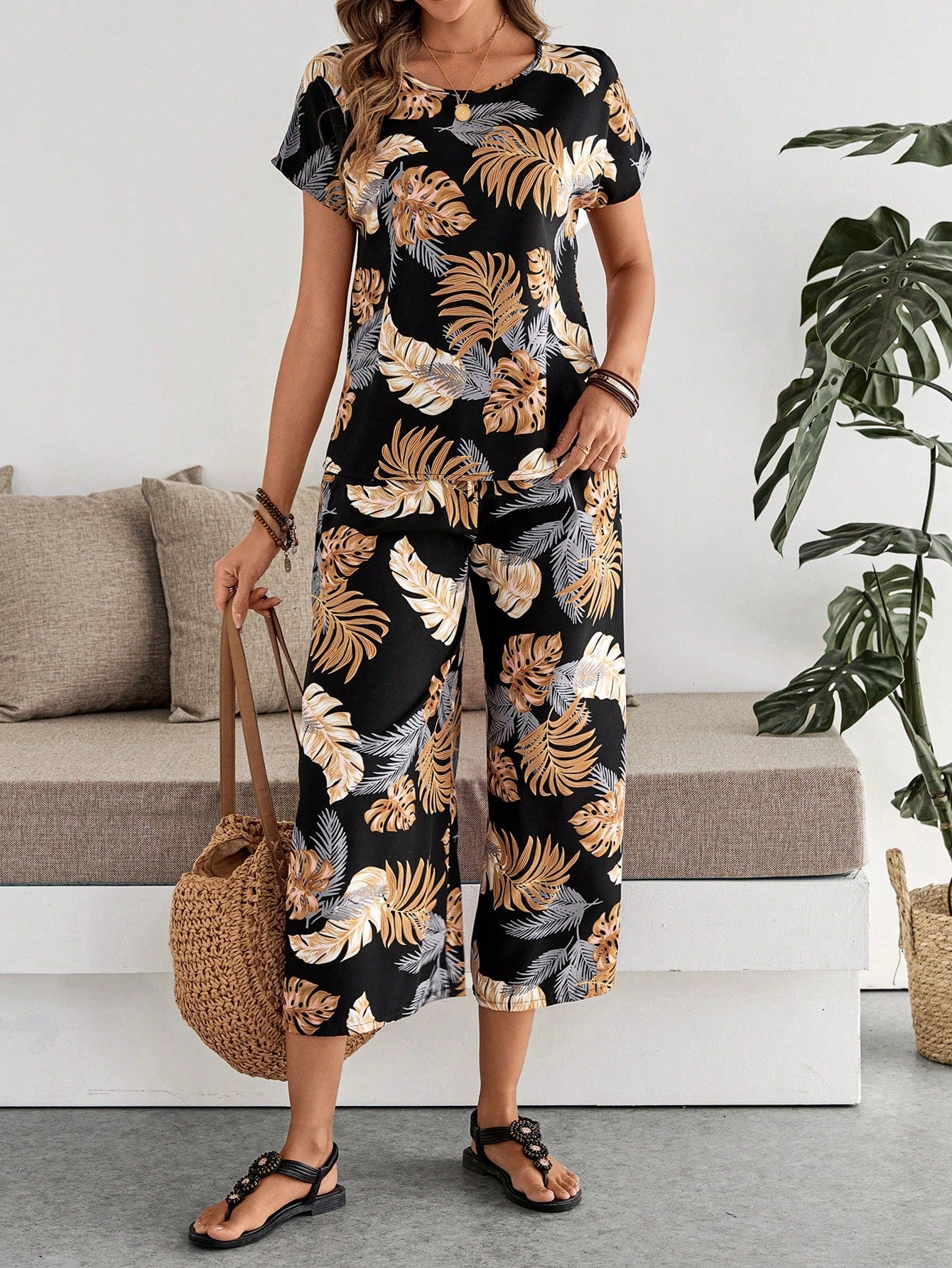 2pcs Women Printed Round Neck Short Sleeve Top And Long Pants Set
