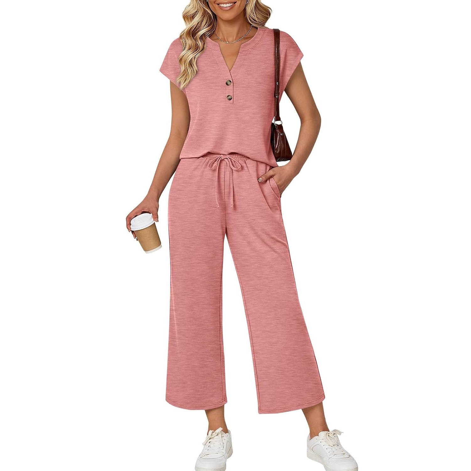 Casual Vacation Lounge Outfit For Women