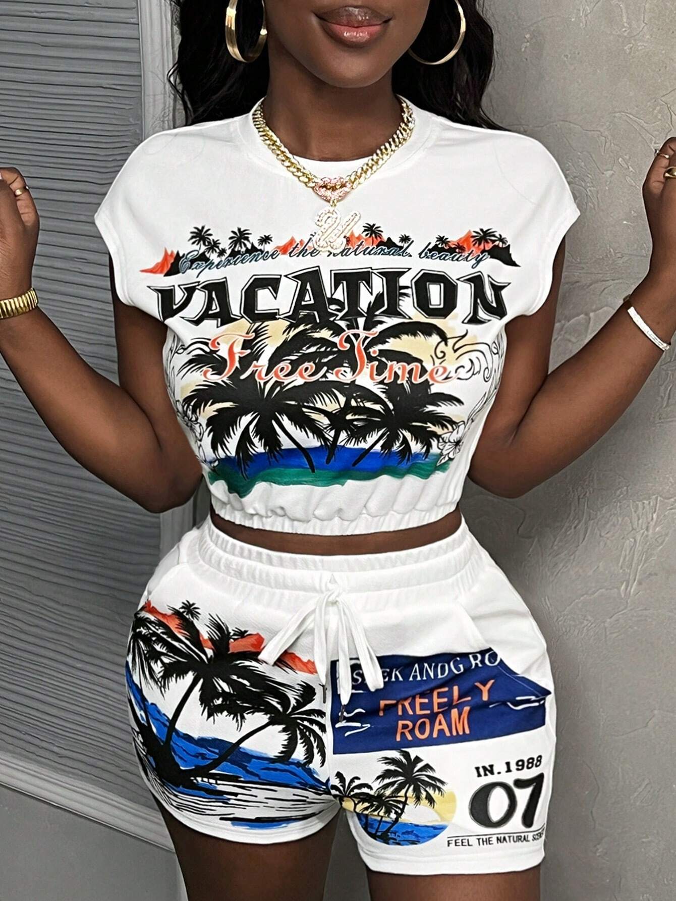 Casual Round Neck Cap Sleeve Cropped Top And Mini Shorts