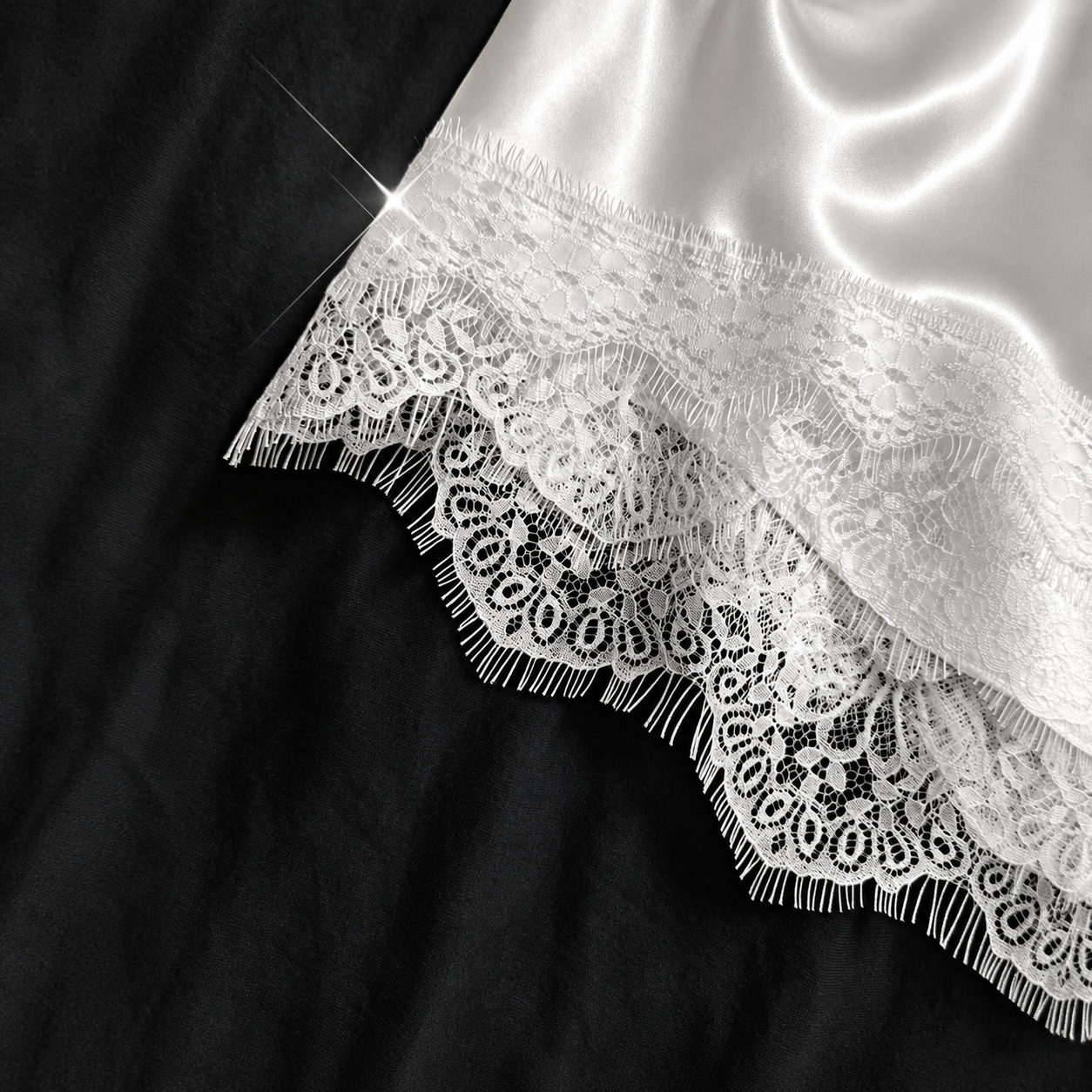 2 Pieces Lace Accented Camisole And Shorts Loungewear Sets For Women