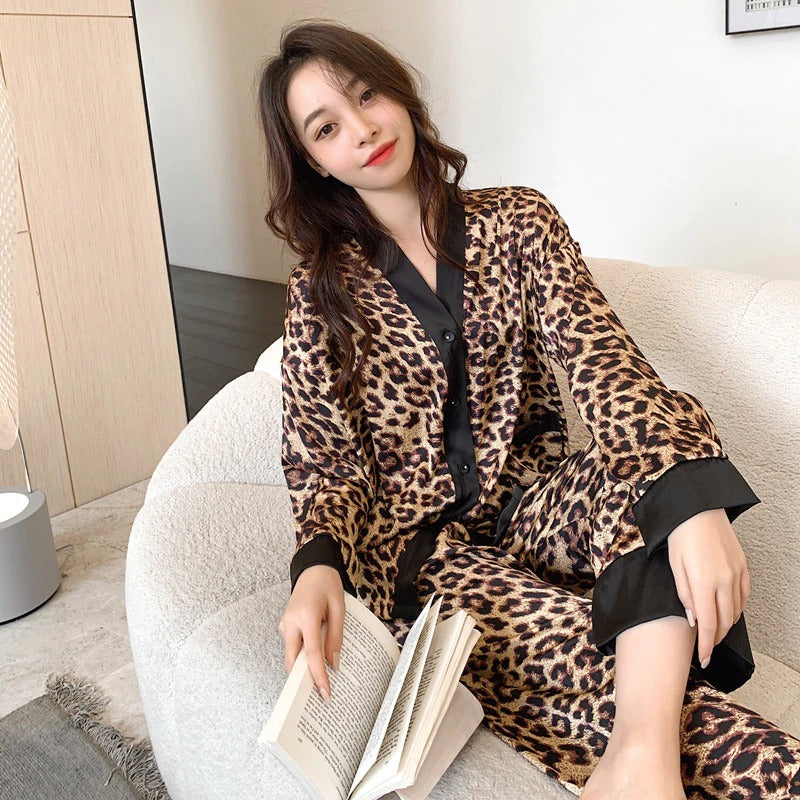 Women's Pajamas Set V Neck Design Sleepwear-Original PajamasWomen's Pajamas Set V Neck Design Sleepwear - Image 4