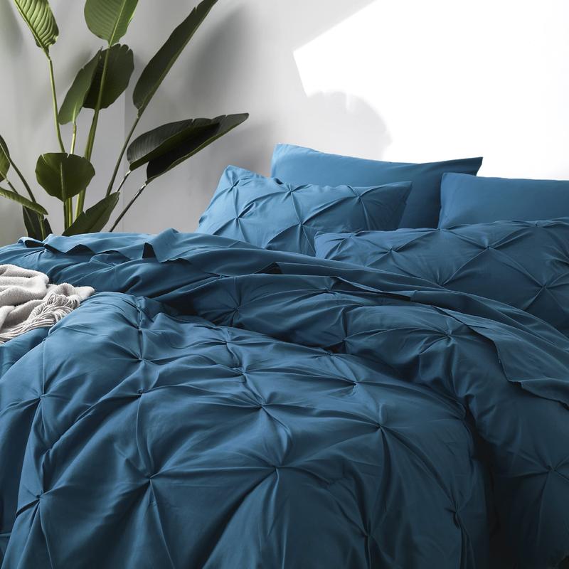 Pack Of 7 Pintuck Bedding Set With Geometric Pattern For All Season Bedroom Decor