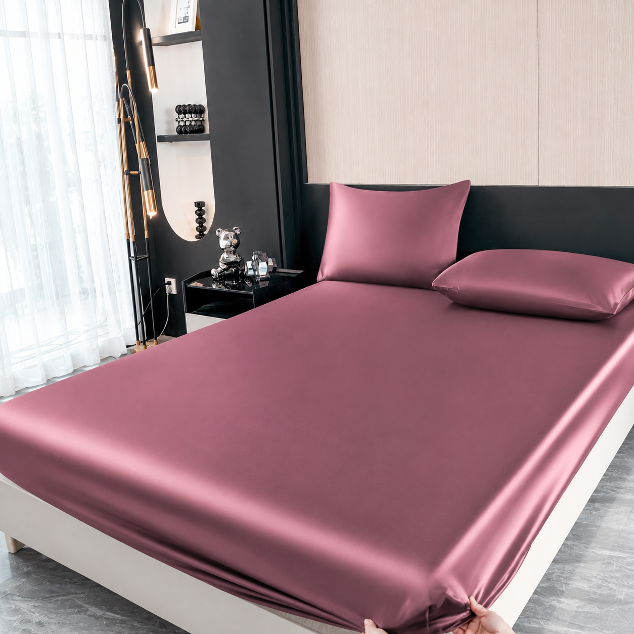 Soft Fitted Sheet With Deep Pocket And Wrinkle Resistant Finish