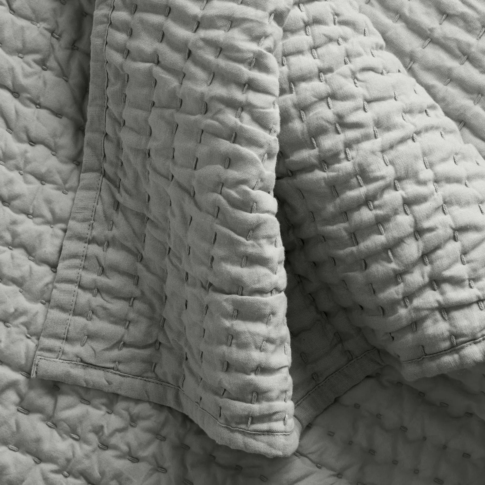 European Linen Cotton Stitch QuiltEuropean Linen Cotton Stitch Quilt - Image 5